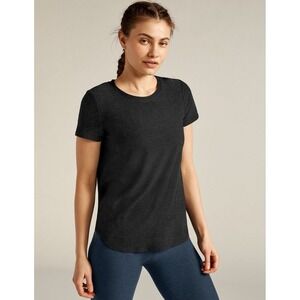 Beyond Yoga Featherweight On The Down Low Tee Black Short Sleeve Curved Hem S